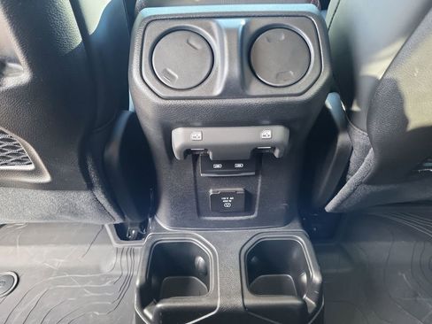 Used 2025 Jeep Gladiator Rubicon image 32