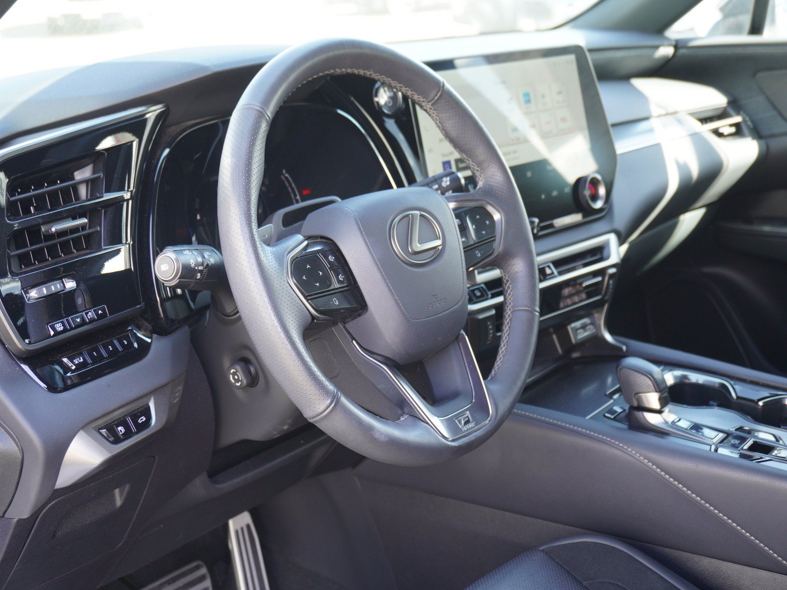 Used 2024 Lexus RX 500h F Sport w/ Convenience Package AWD/4WD image 23