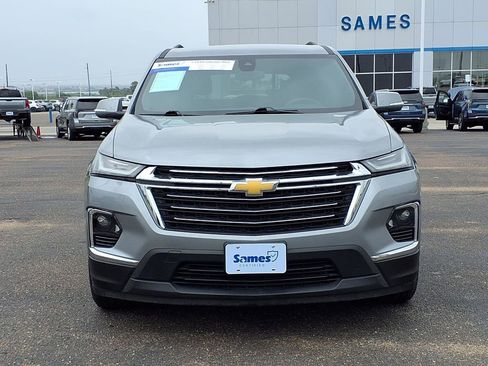 Used 2023 Chevrolet Traverse LT FWD image 3
