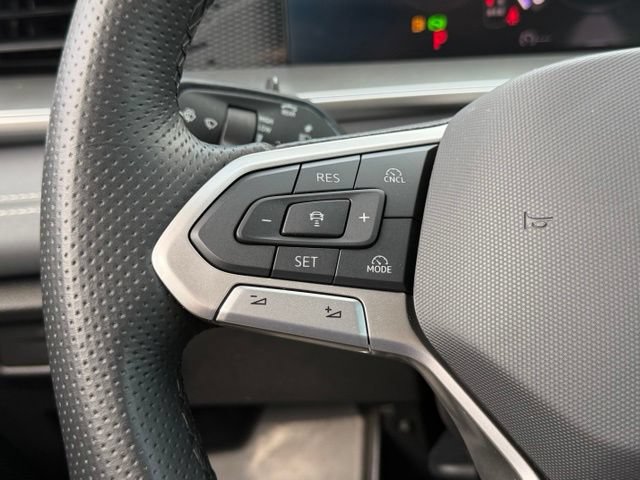 Certified 2026 Volkswagen Tiguan SE R-Line AWD/4WD image 24