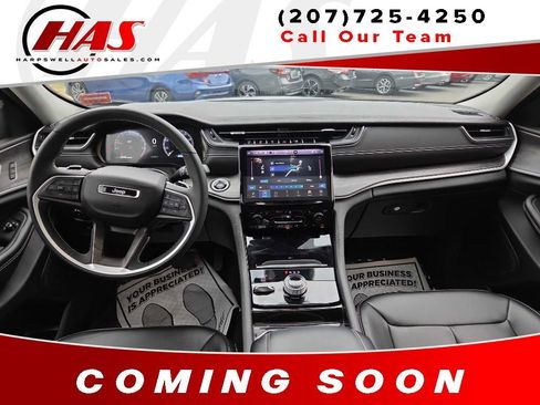 Used 2023 Jeep Grand Cherokee Limited AWD/4WD image 11