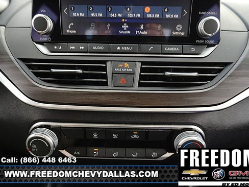 Used 2025 Nissan Altima 2.5 SV FWD image 16