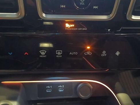 New 2026 Nissan Sentra SR w/ Floor Mat Package FWD image 16