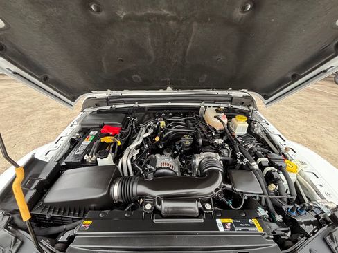 Used 2022 Jeep Gladiator Sport image 33