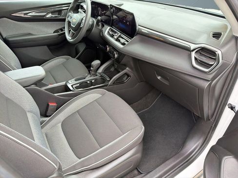 Certified 2024 Chevrolet TrailBlazer LT w/ Driver Confidence Package FWD image 31