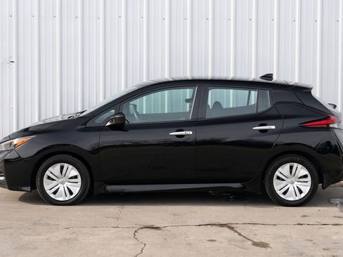 Used 2025 Nissan Leaf S image 42