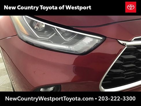 Used 2023 Toyota Highlander Limited image 24