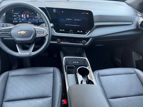 Used 2025 Chevrolet Equinox LT w/ Convenience Package II AWD/4WD image 11
