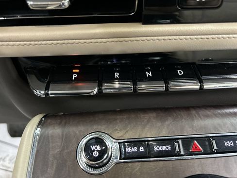 Used 2022 Lincoln Aviator Reserve w/ Elements Package Plus AWD/4WD image 18