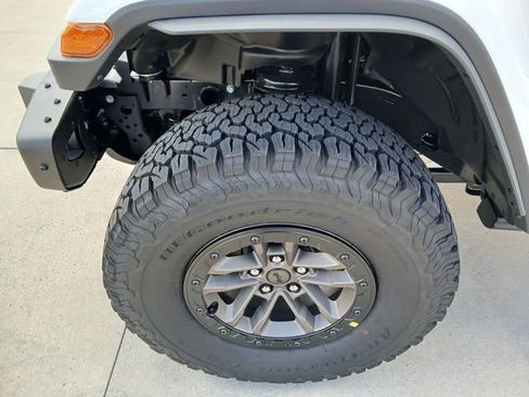 New 2025 Jeep Wrangler Unlimited Rubicon 392 image 29