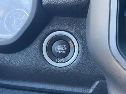 Used 2022 RAM 2500 Tradesman w/ Chrome Appearance Group image 15