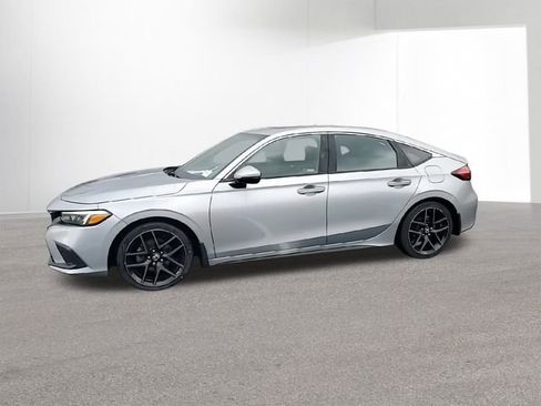 Used 2022 Honda Civic Sport Touring image 4