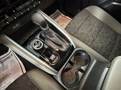 Used 2024 Chevrolet Colorado ZR2 w/ Technology Package image 25