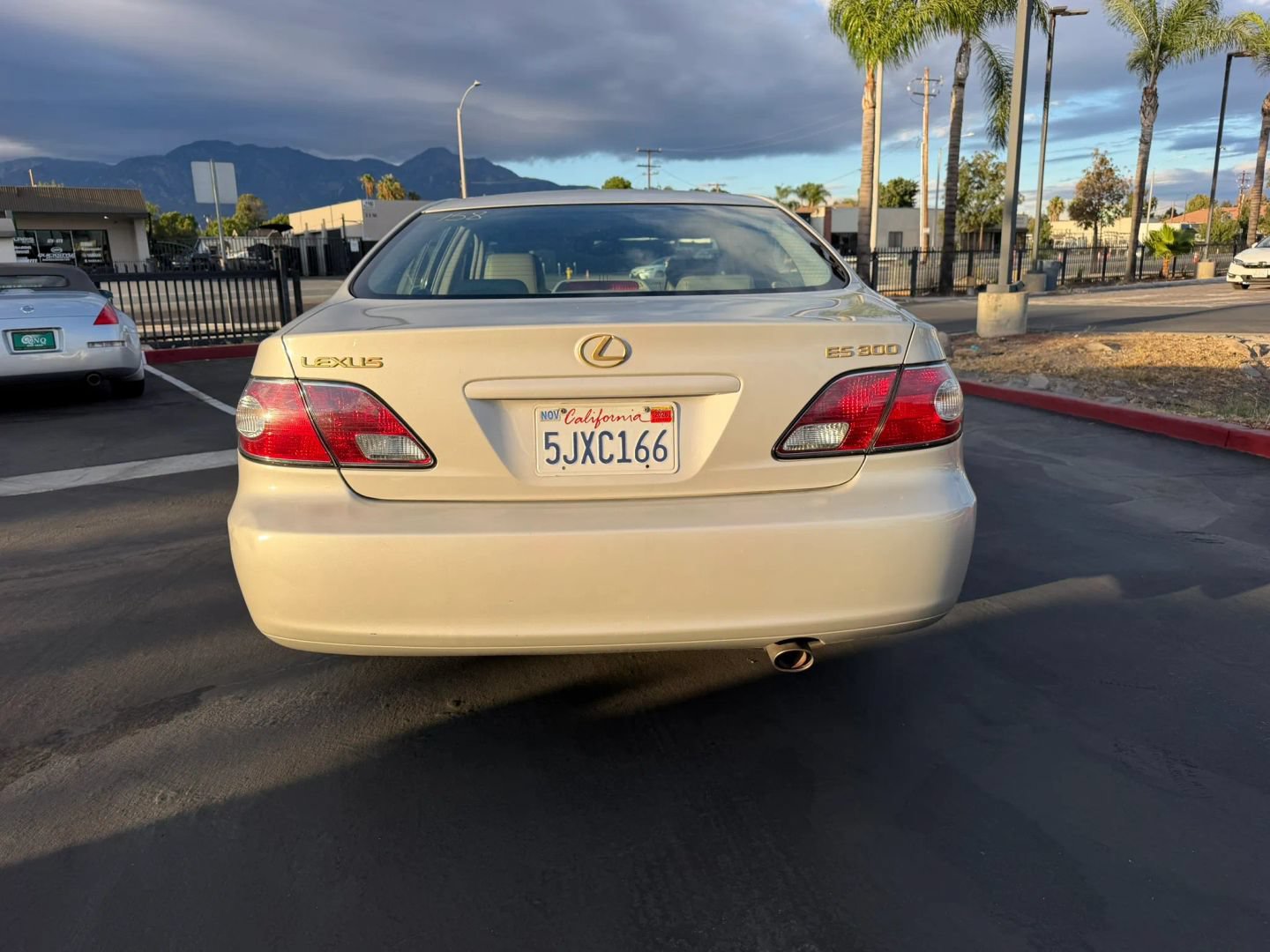 Used 2003 Lexus ES 330 w/ Premium Pkg FWD image 7