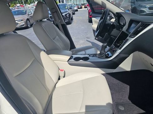 Used 2023 INFINITI Q50 Luxe w/ Cargo Package RWD image 14
