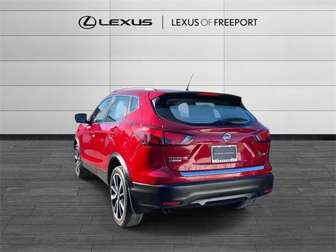 Used 2018 Nissan Rogue Sport SL w/ SL Premium Package image 4