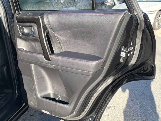 Used 2022 Toyota 4Runner TRD Off-Road AWD/4WD image 18