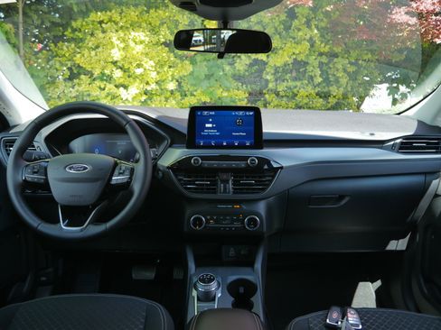 Certified 2024 Ford Escape Active AWD/4WD image 9