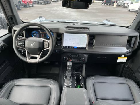 New 2025 Ford Bronco Badlands image 16