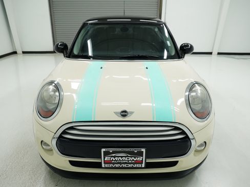 Used 2015 MINI Cooper 2-Door Hardtop image 2