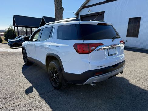 Used 2018 GMC Acadia SLT image 3