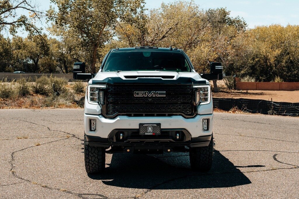 Used 2023 GMC Sierra 3500 Denali w/ Denali Ultimate Package AWD/4WD image 2