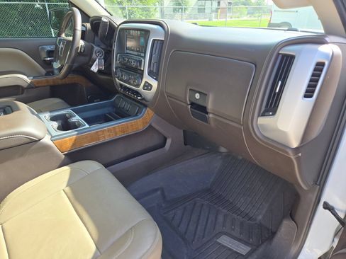 Used 2018 GMC Sierra 1500 SLT w/ Enhanced Driver Alert Package RWD image 29