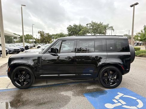 Used 2024 Land Rover Defender 110 X-Dynamic SE AWD/4WD image 6