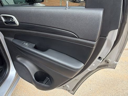 Used 2020 Jeep Grand Cherokee Altitude image 20