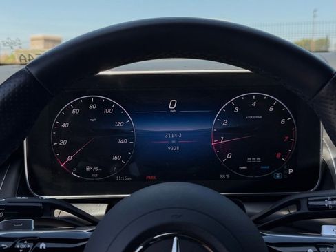 Used 2025 Mercedes-Benz GLC 300 4MATIC image 22