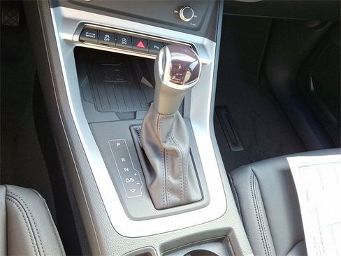 New 2025 Audi Q3 2.0T Premium image 11