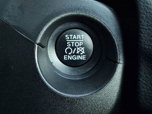 Used 2019 Jeep Compass Latitude image 23