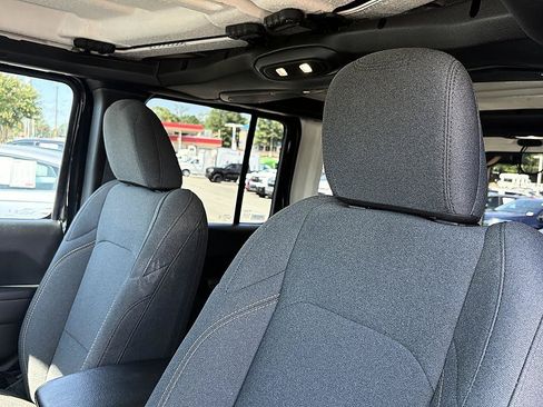 Used 2025 Jeep Wrangler Unlimited Sport AWD/4WD image 17