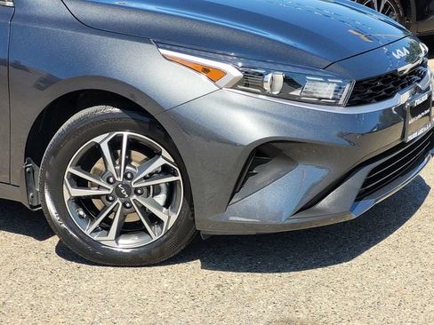 Used 2024 Kia Forte LXS w/ LXS Technology Package FWD image 6