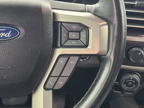 Used 2017 Ford F150 Platinum w/ Equipment Group 701A Luxury AWD/4WD image 29