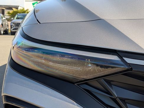 New 2025 Hyundai Elantra Limited image 6