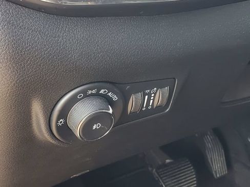 Used 2023 Jeep Compass Limited w/ Sun and Sound Group AWD/4WD image 7