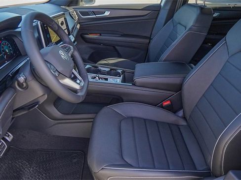 New 2026 Volkswagen Atlas Cross Sport SEL R-Line image 9