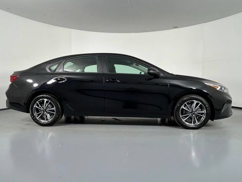 Used 2023 Kia Forte LXS w/ LXS Technology Package FWD image 8