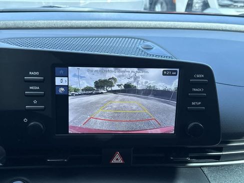 Used 2025 Hyundai Elantra Sport FWD image 19