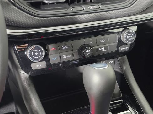 New 2026 Jeep Compass Latitude AWD/4WD image 27