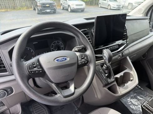 Used 2024 Ford Transit 350 XLT RWD image 17