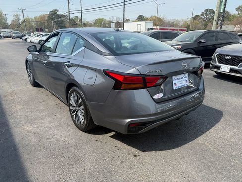 Used 2024 Nissan Altima 2.5 SV image 7