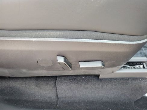 Used 2022 Tesla Model Y Performance image 19