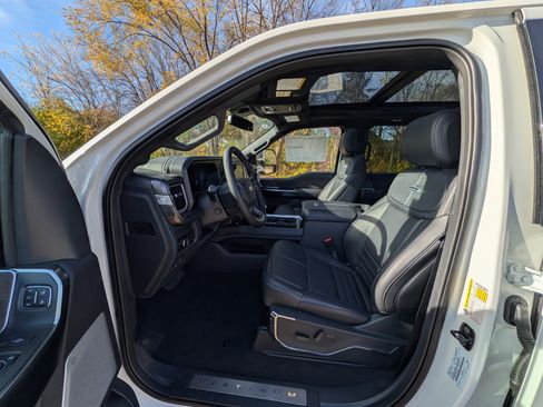 New 2025 Ford F350 Platinum w/ FX4 Off-Road Package image 5