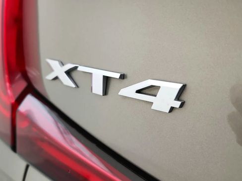 Used 2020 Cadillac XT4 Premium Luxury image 17