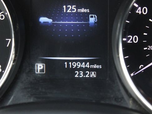 Used 2016 Nissan Rogue SV image 31