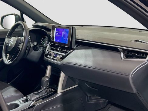 Used 2024 Toyota Corolla Cross AWD Hybrid w/ Moonroof Package image 26