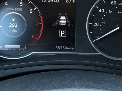 Used 2025 Nissan Versa SV FWD image 34