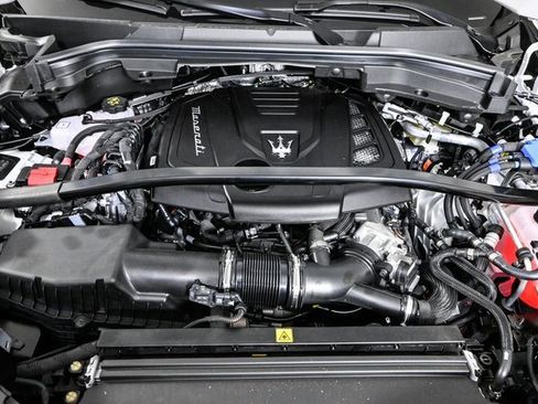 New 2025 Maserati Grecale GT image 37